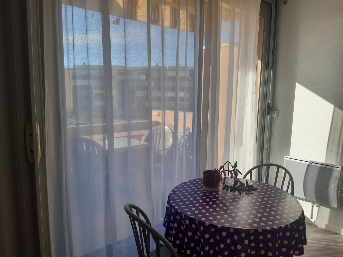 vue panoramique salon-salle a manger